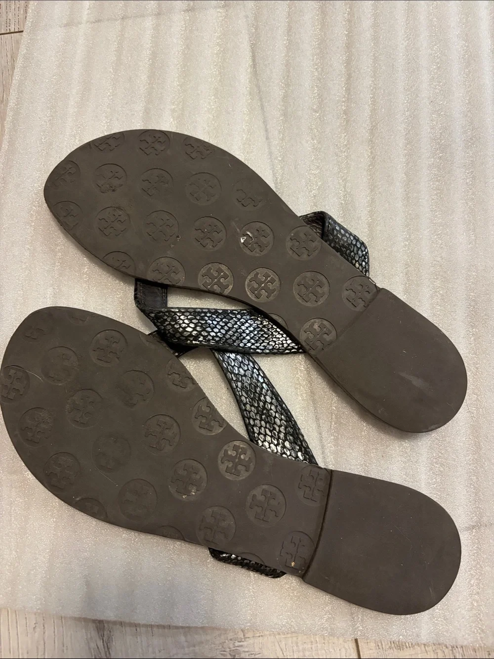 Tory Burch Thora Pewter black silver logo top  Snake Thong Sandals, 8